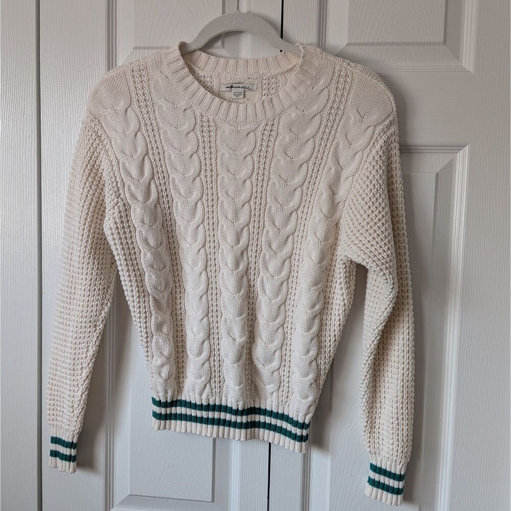 American Eagle Cream Cable Knit Crewneck Sweater with Green Trim Minimalist XS
